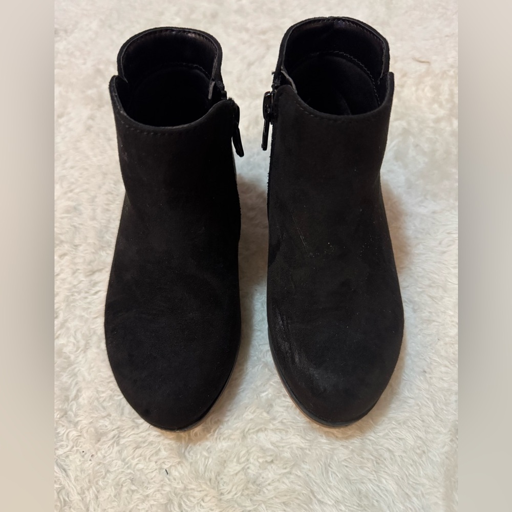 ❤️Cat & Jack Black Ankle Booties 9c toddler
***Bundle 3 for $25